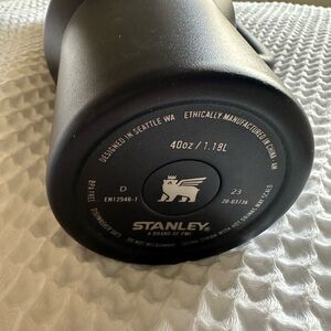 Stanley Black Tumbler 40oz